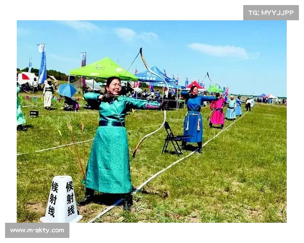 格斗赛事成文旅融合契机,鄂尔多斯草原之夜点燃体育激情。 格斗赛事成文旅融合契机,鄂尔多斯草原之夜点燃体育激情。